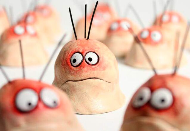 figurines symbolizing warts